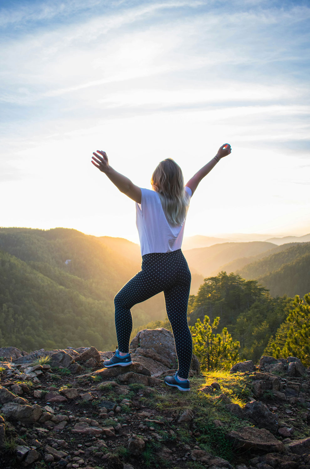 spirituelles Retreat Freu Dich auf eine Küche, die Dir Energie schenkt und Dich mit den besten Zutaten der Region verwöhnt. Beginne den Tag mit einem reichhaltigen Frühstücksbuffet und genieße abends eine bunte Auswahl an warmen, vegetarischen Speisen. Mittags erwarten Dich erfrischende Früchte der Saison und ein leichtes Salatbuffet – alles frisch, bunt und mit Liebe zubereitet